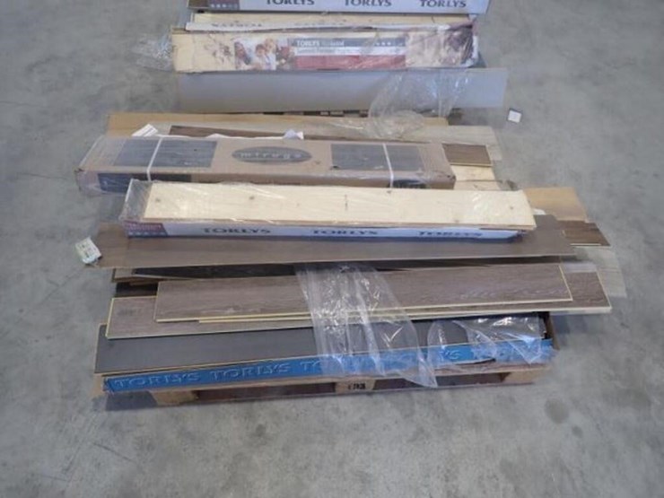 qty-of-assorted-laminate-flooring-image-2
