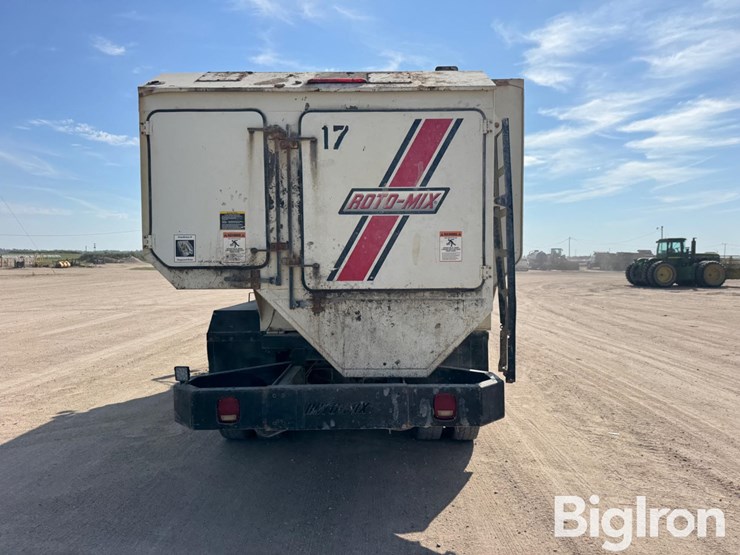 2019-international-7400-image-6