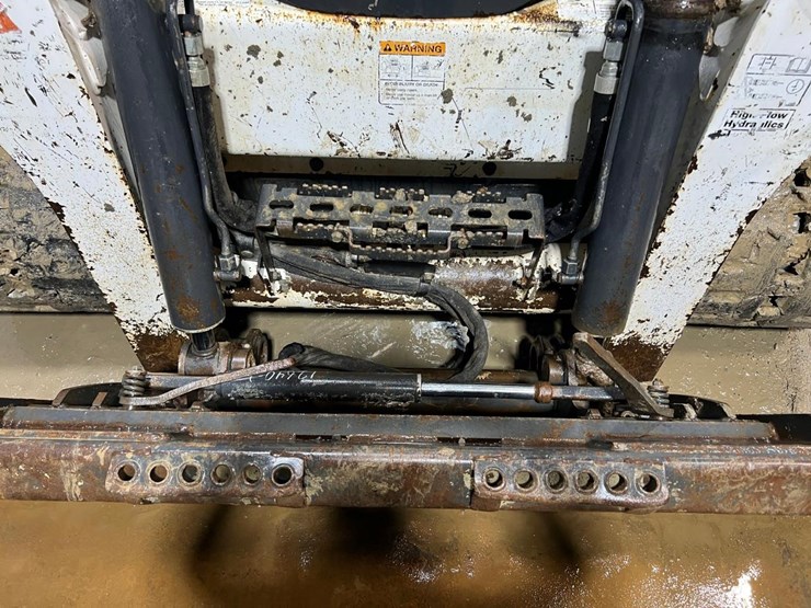 2015-bobcat-t770-image-10