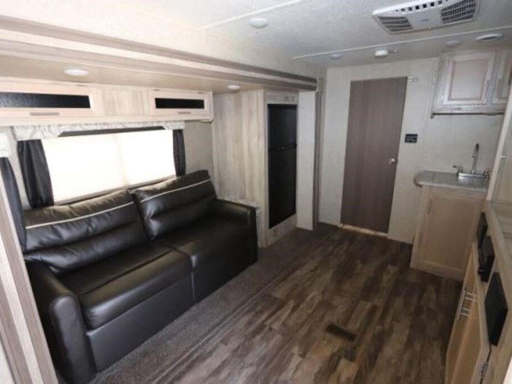 2020-catalina-241rls-travel-trailer-5zt2canb1lu034-image-10