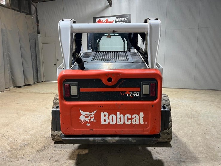 2019-bobcat-t740-image-4