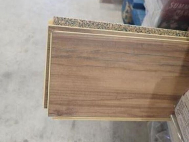 qty-of-assorted-laminate-flooring-image-13