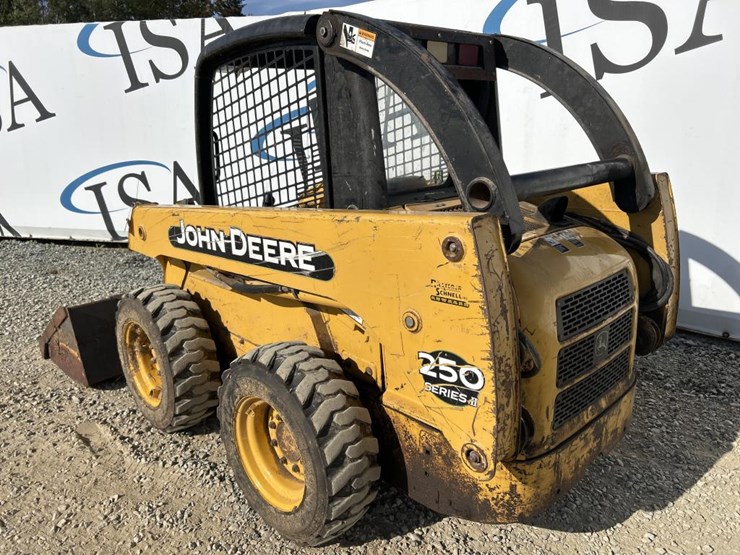 john-deere-250-image-3