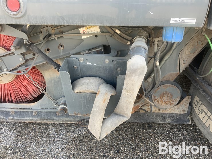 2015-elgin-broom-bear-image-14