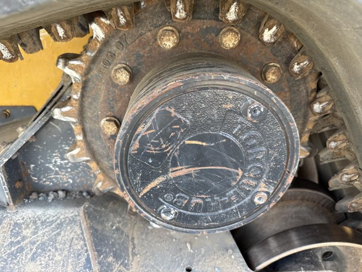 deere-331g-image-45