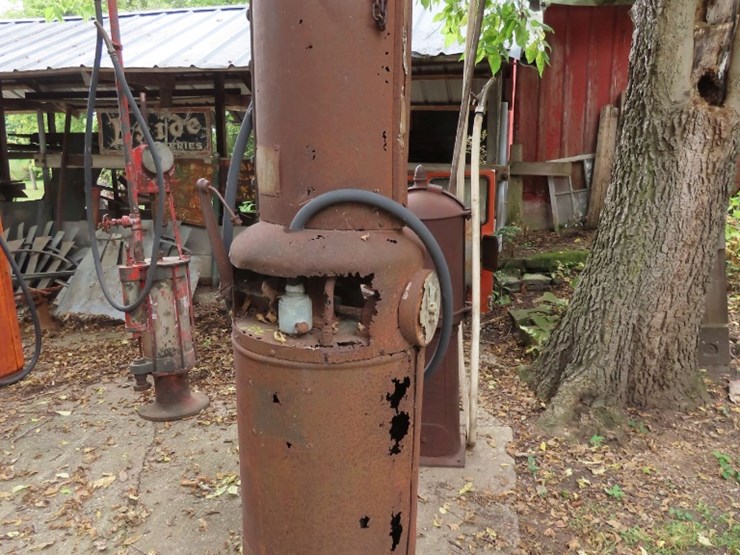 g&b-type-65-model-2-gas-pump-image-1