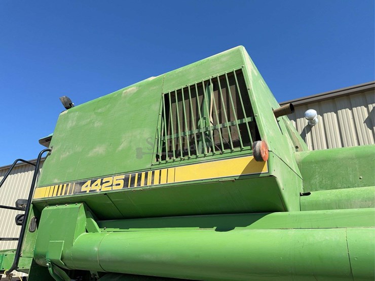 john-deere-4425-image-79