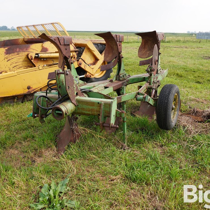 JOHN DEERE 4200