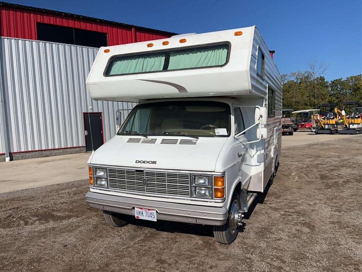 1980-sportsman-b-300-motorhome-image-2