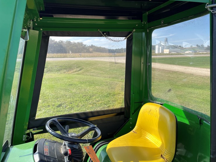 john-deere-345-image-23