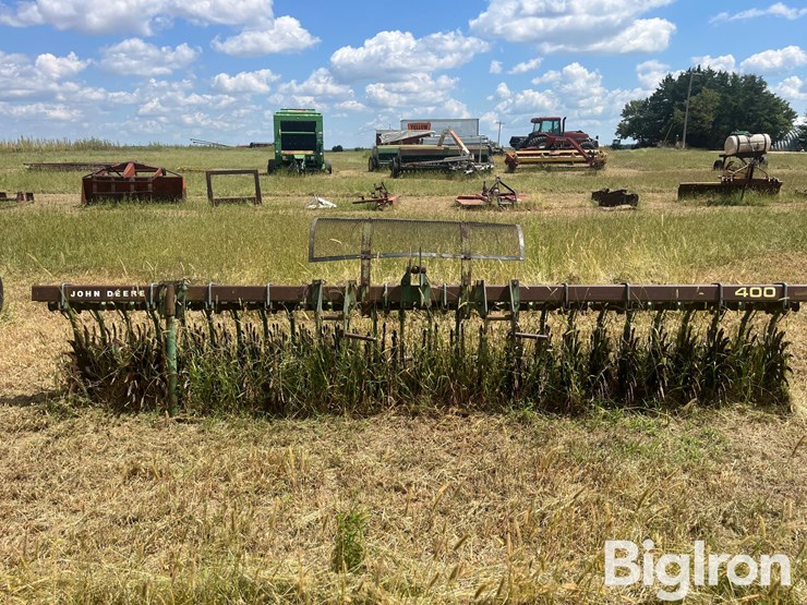 john-deere-400-image-2