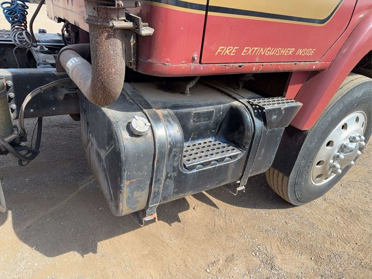 1982-international-2275-day-cab-semi-image-17
