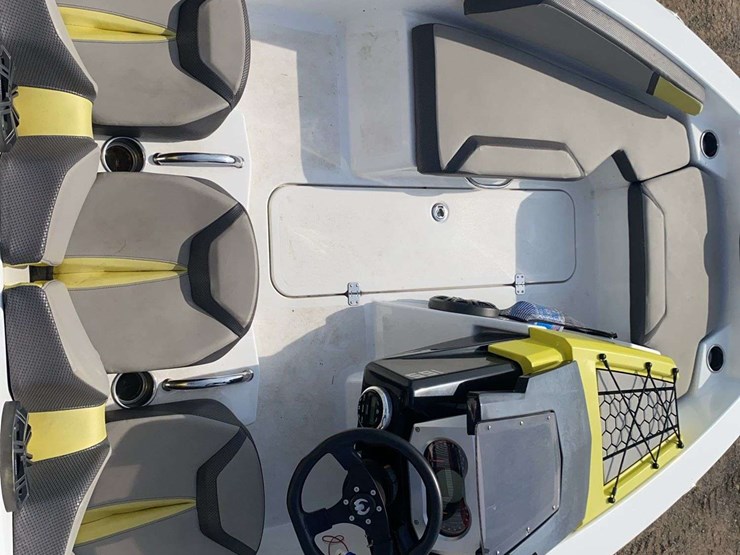 2020-scarab-party-jet-boat-image-14