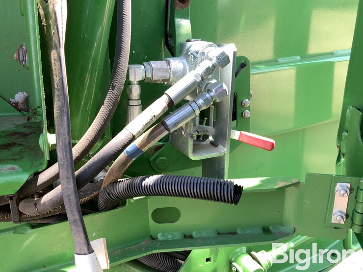 2018-john-deere-560m-image-14