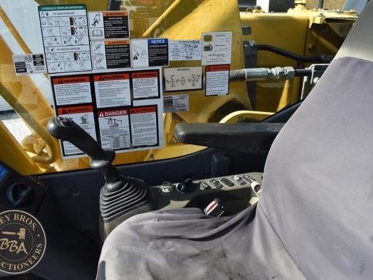 2014-komatsu-pc210-10-image-71