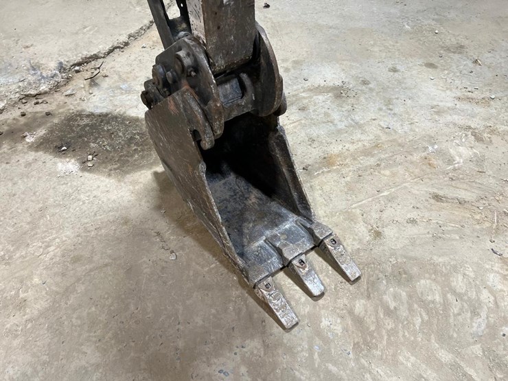 2017-bobcat-e32-image-10