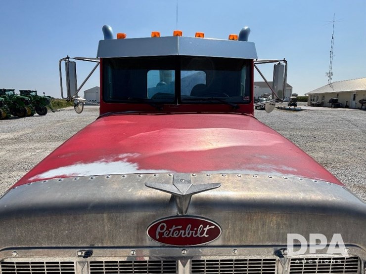 1993-peterbilt-377-image-21
