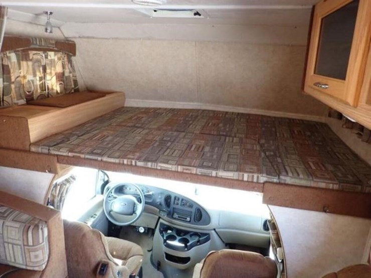 2007-big-foot-30mh26sl-26-ft-s/a-class-c-motorhome-image-25