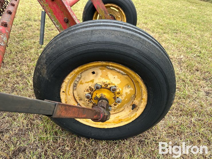 massey-ferguson-86-image-13
