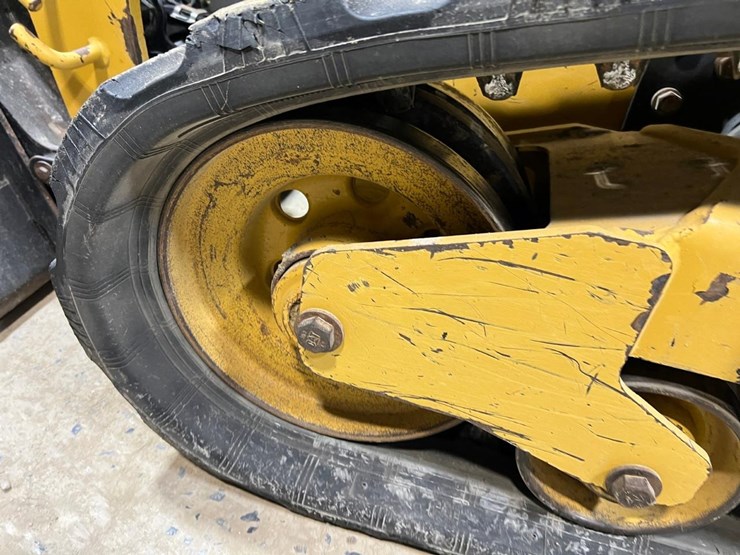 2019-caterpillar-259d3-image-13