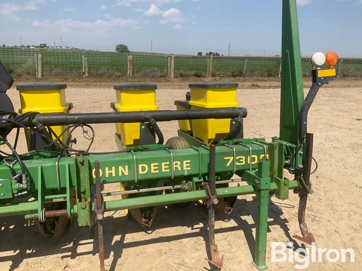john-deere-7300-image-5