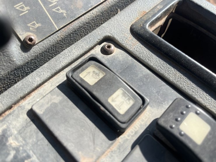 caterpillar-928g-image-107