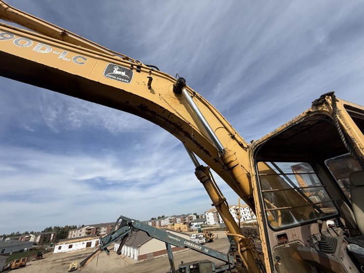 deere-790d-image-36