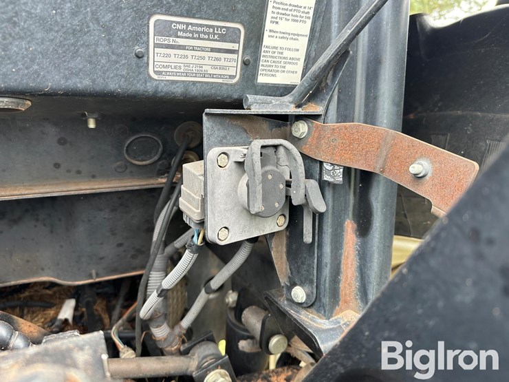 2014-new-holland-t7.250-image-20