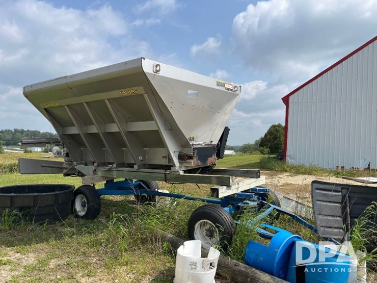 2019-john-deere-485-image-1