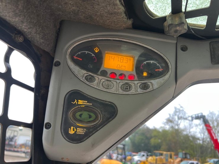 2008-bobcat-s300-image-19