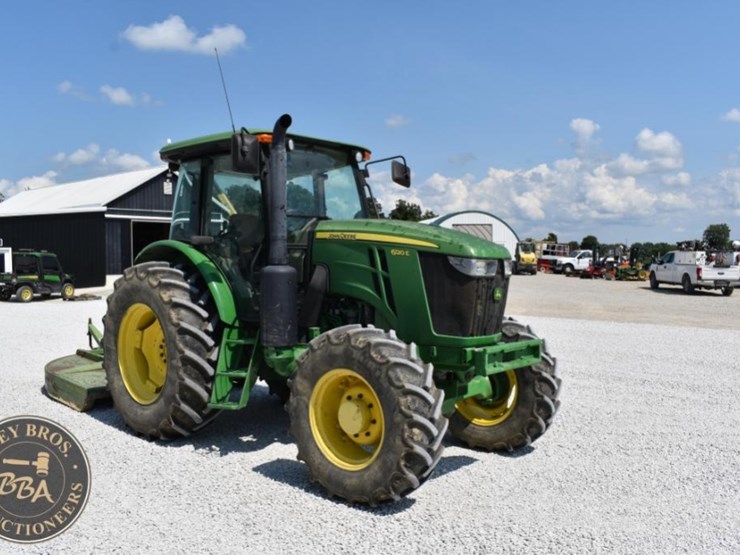 2017-john-deere-6120e-image-16
