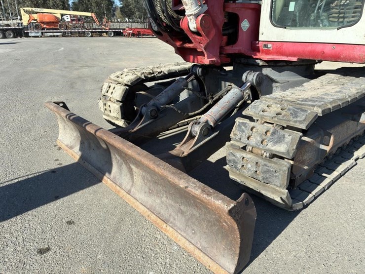 2017-takeuchi-tb2150-image-13