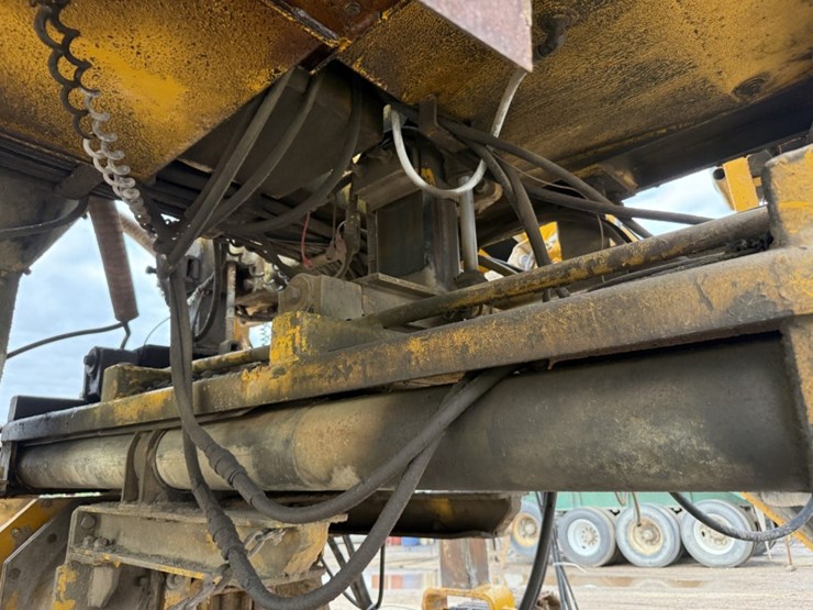 #1415-•-gomaco-gt3600-curb-machine-image-83