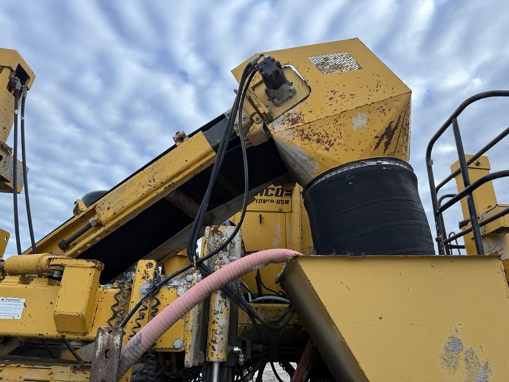 #1415-•-gomaco-gt3600-curb-machine-image-26