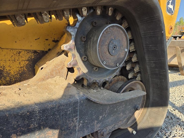 2013-deere-ct332-image-51