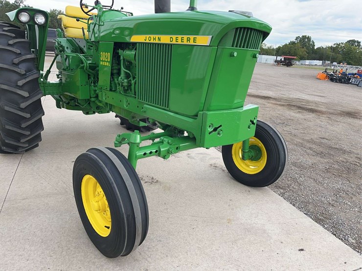 john-deere-3020-image-11