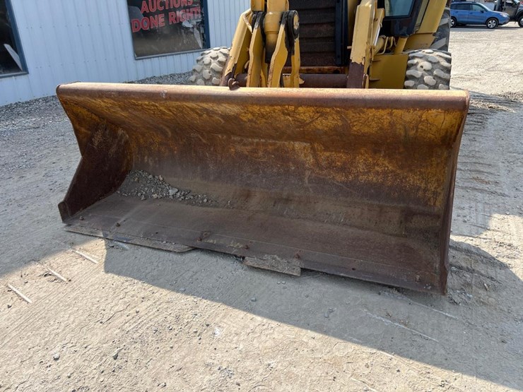 caterpillar-430d-image-9