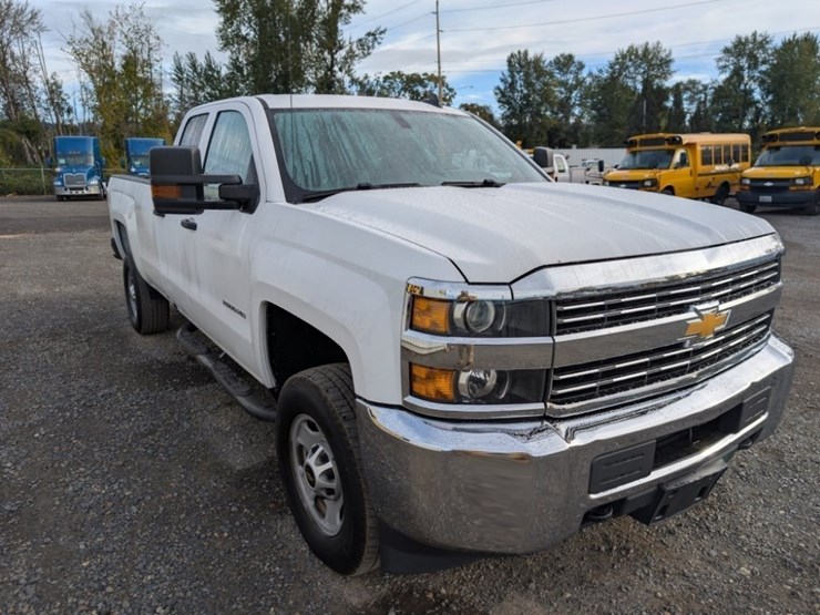 2016-chevrolet-silverado-2500-image-2