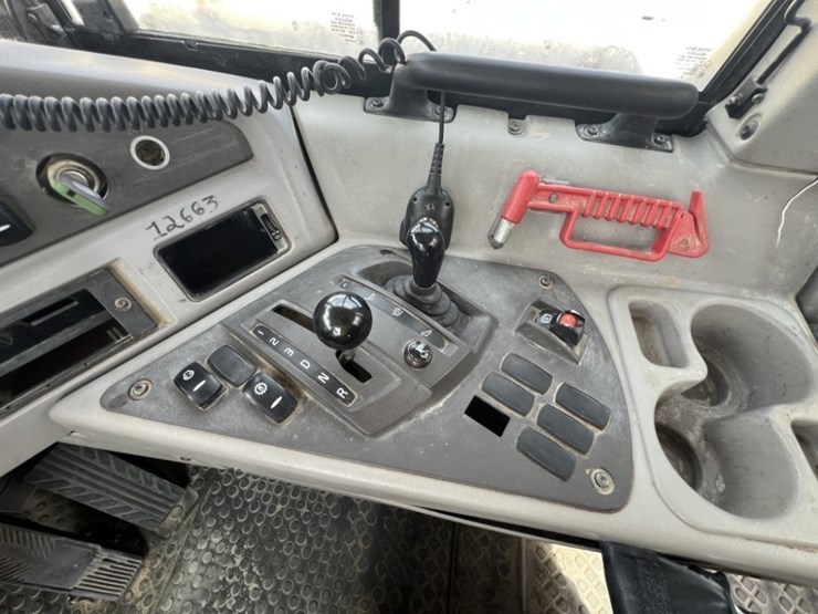 2021-volvo-a60h-image-32