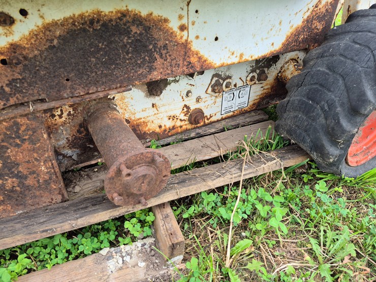 bobcat-310-image-10