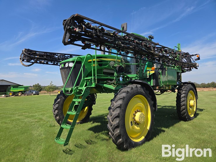 2011-john-deere-4830-image-1