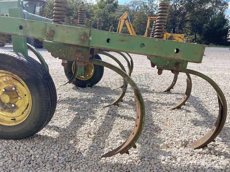 john-deere-10-image-9
