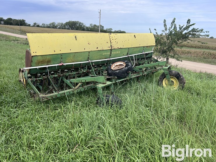 john-deere-200-image-3