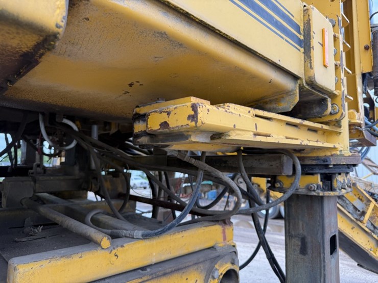#1415-•-gomaco-gt3600-curb-machine-image-75