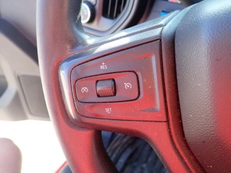 2022-chevrolet-2500hd-image-17