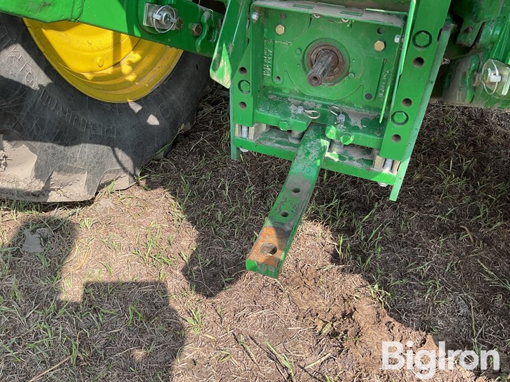 2015-john-deere-6125m-image-9
