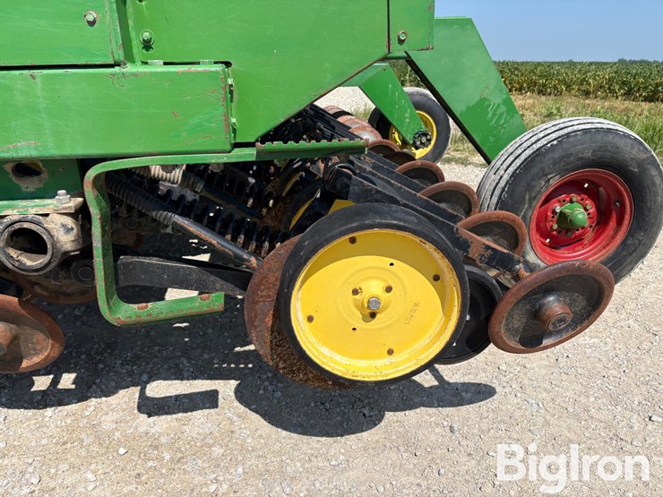 john-deere-750-image-15