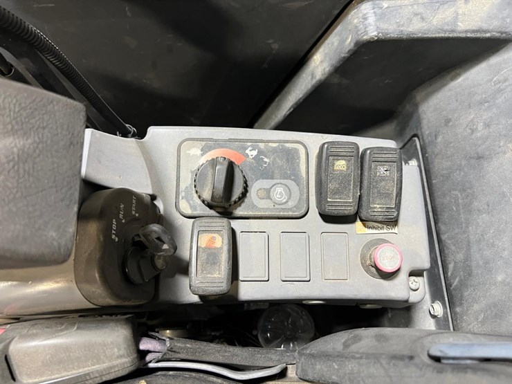 2020-kubota-kx040-4-image-31