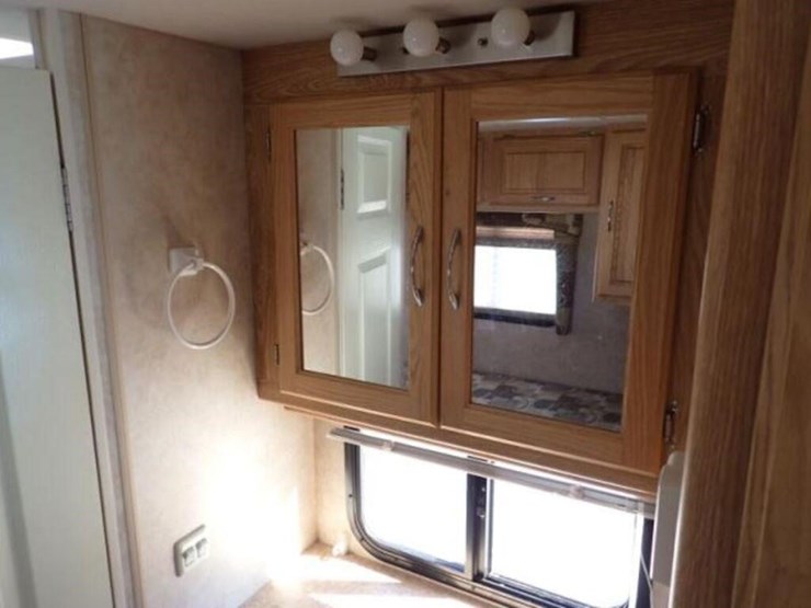 2007-big-foot-30mh26sl-26-ft-s/a-class-c-motorhome-image-51