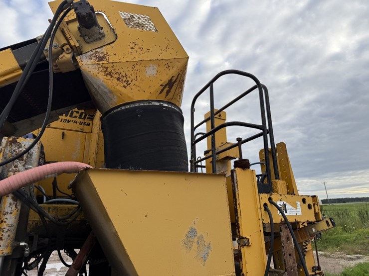 #1415-•-gomaco-gt3600-curb-machine-image-29